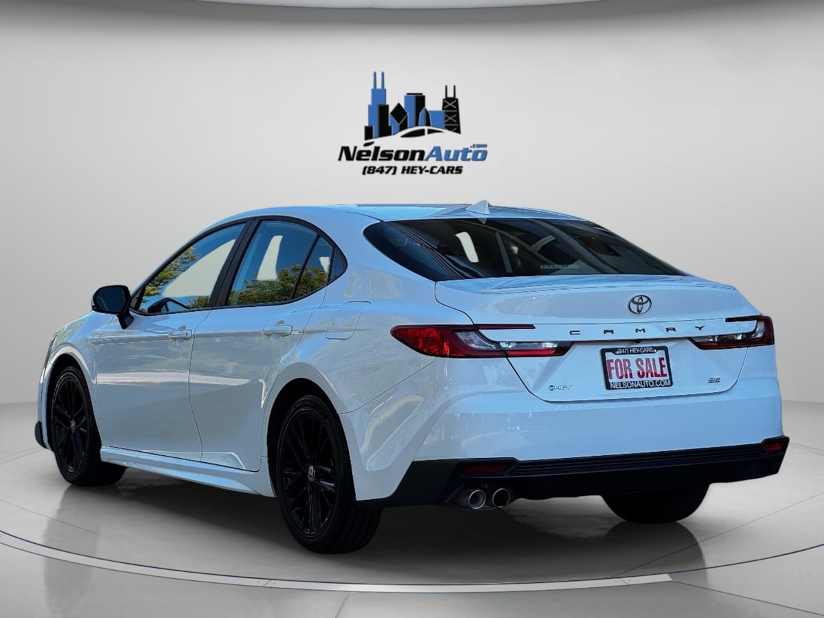 2025 Toyota Camry SE photo 11
