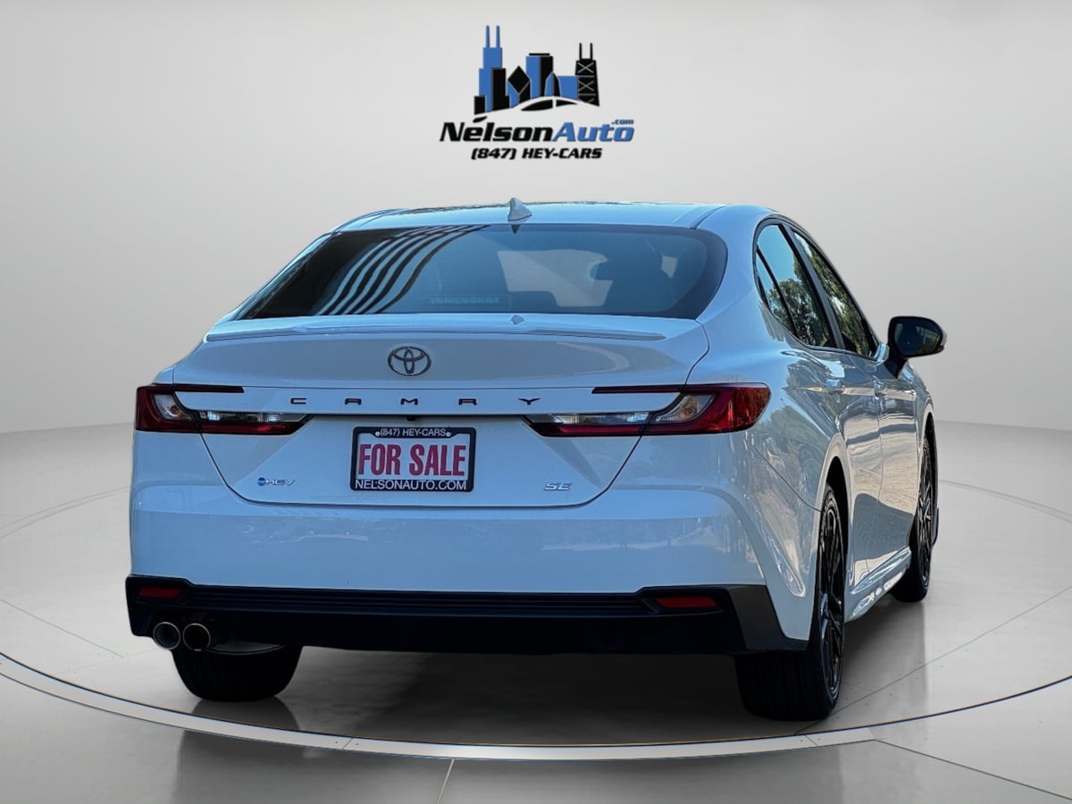 2025 Toyota Camry SE photo 5