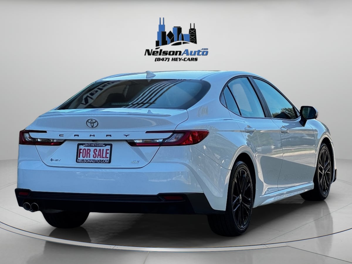 2025 Toyota Camry SE photo 4