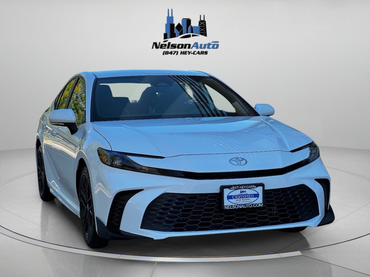 2025 Toyota Camry SE photo 2
