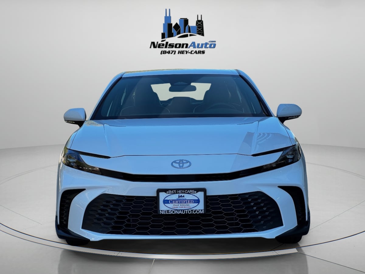 2025 Toyota Camry SE photo 7