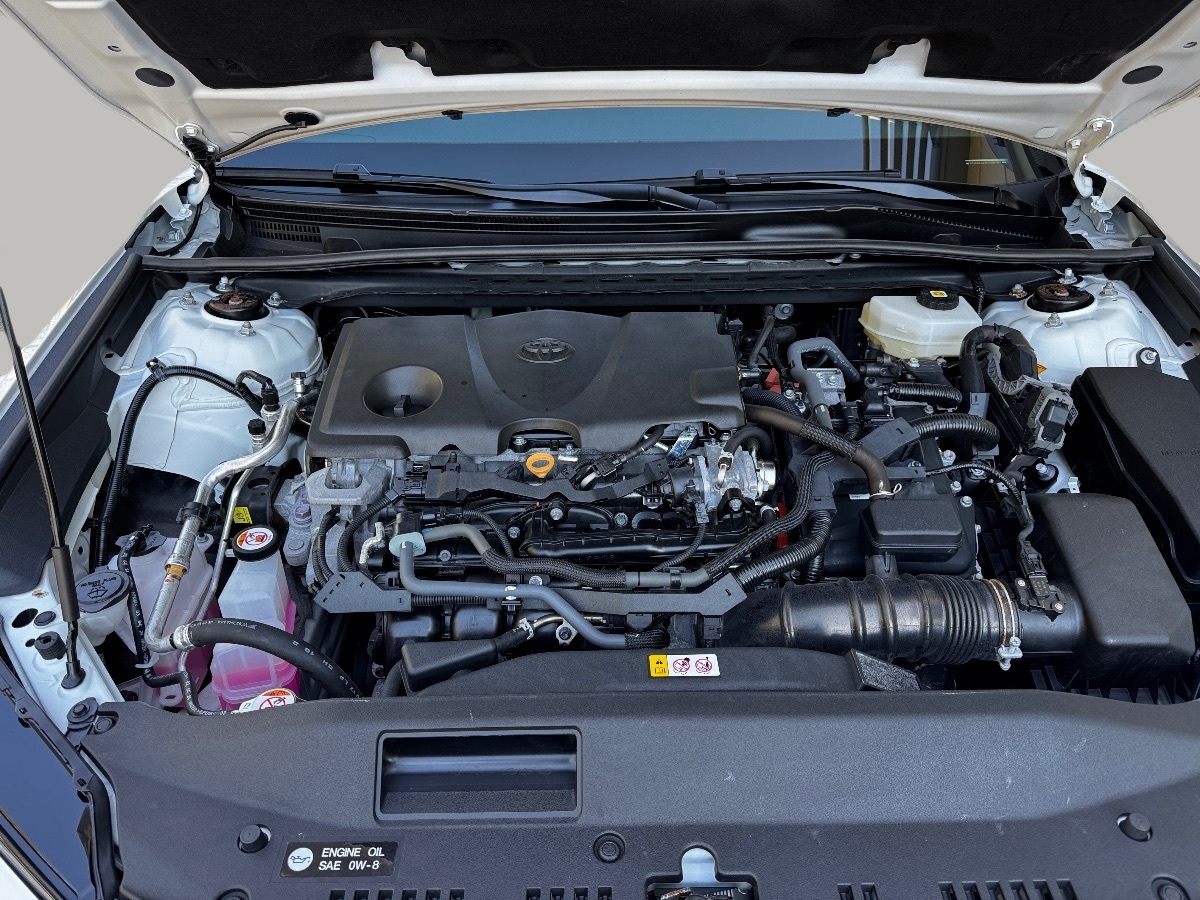 2025 Toyota Camry SE photo 13