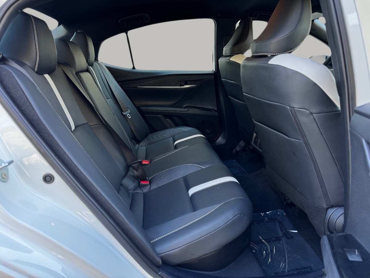 2025 Toyota Camry SE photo 18