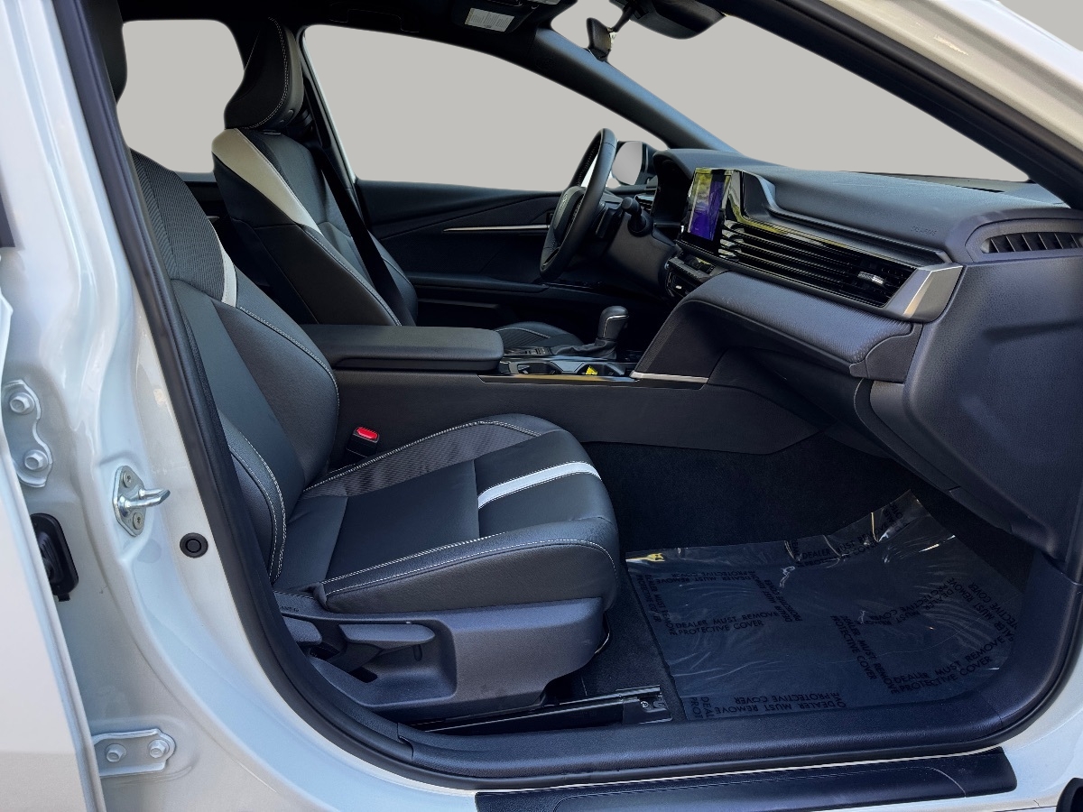 2025 Toyota Camry SE photo 19