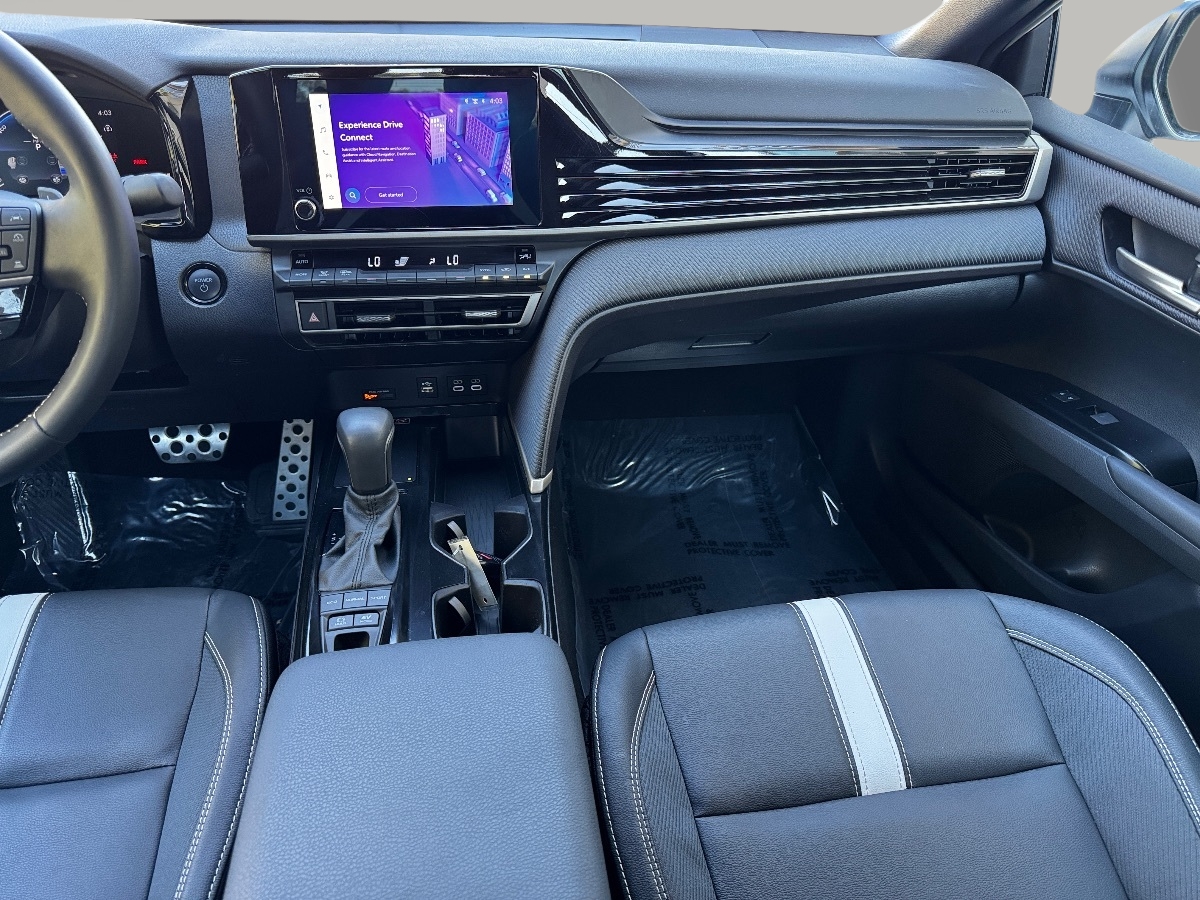 2025 Toyota Camry SE photo 21
