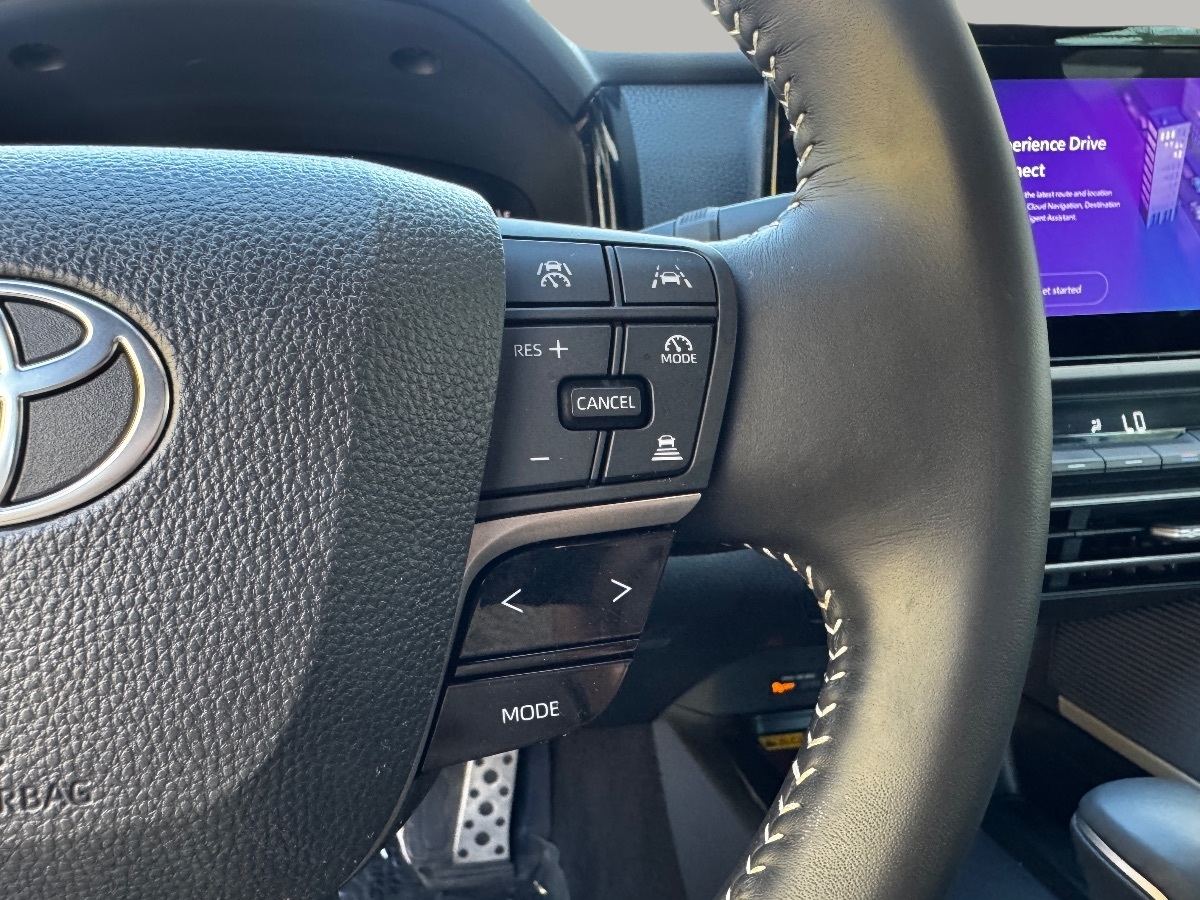 2025 Toyota Camry SE photo 24