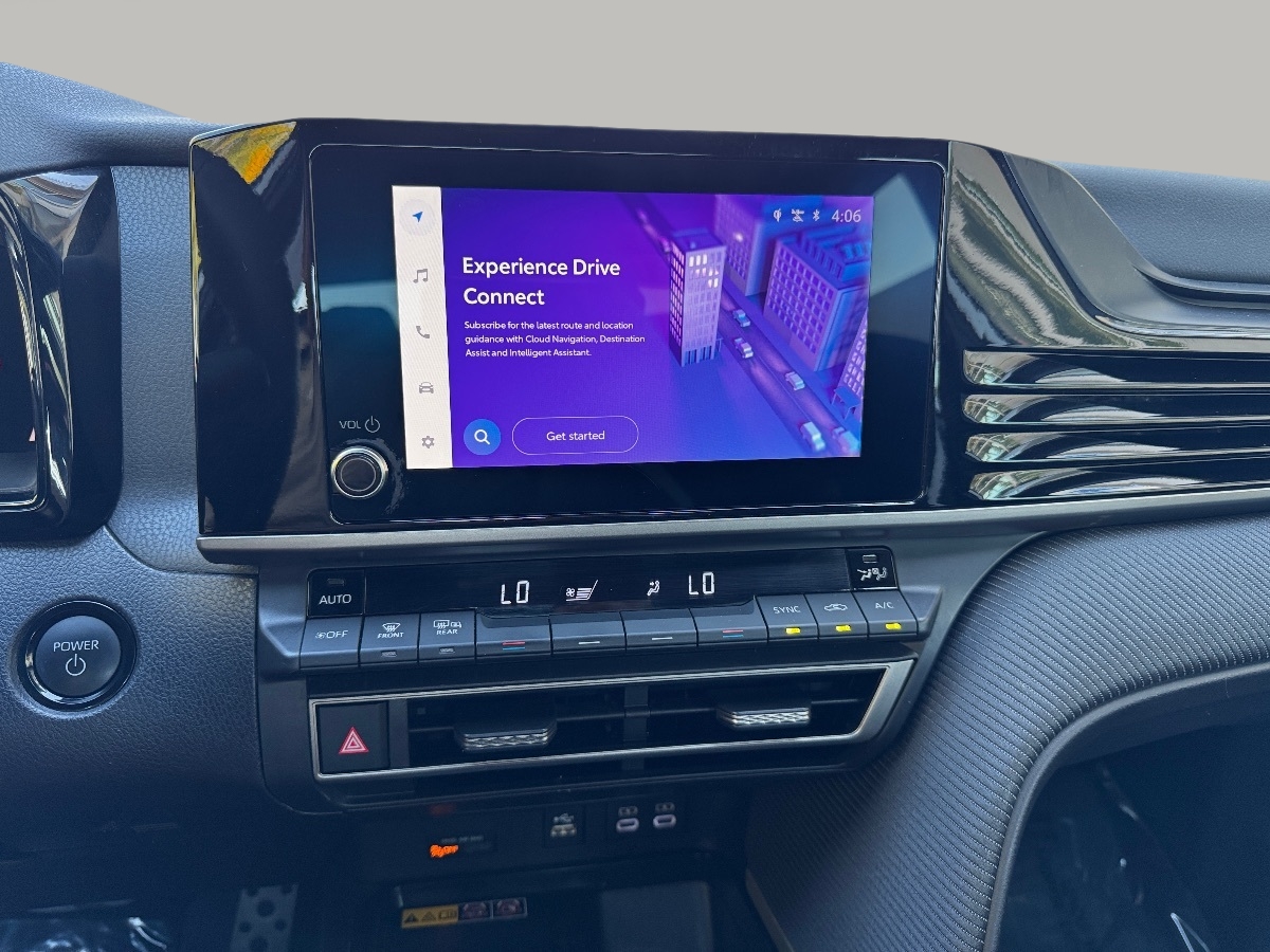 2025 Toyota Camry SE photo 26