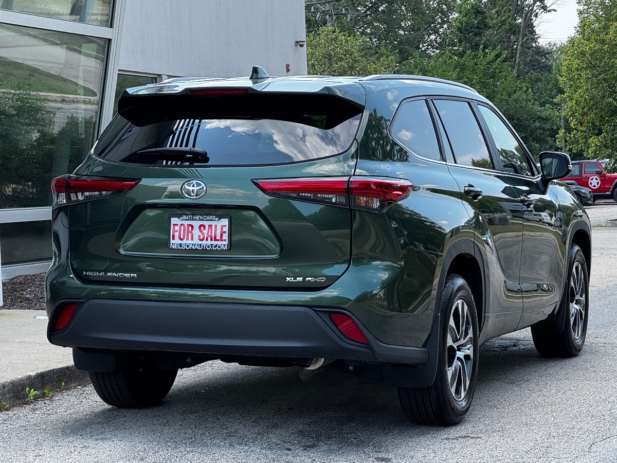 2023 Toyota Highlander XLE photo 4