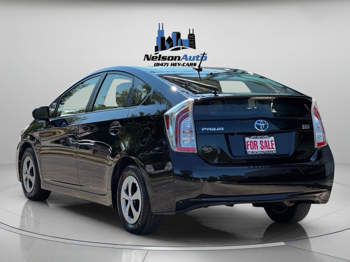 2013 Toyota Prius Four photo 11