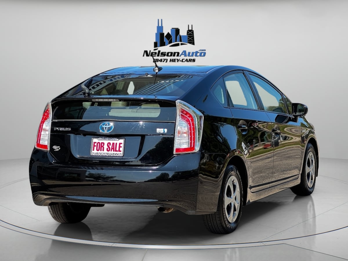 2013 Toyota Prius Four photo 4