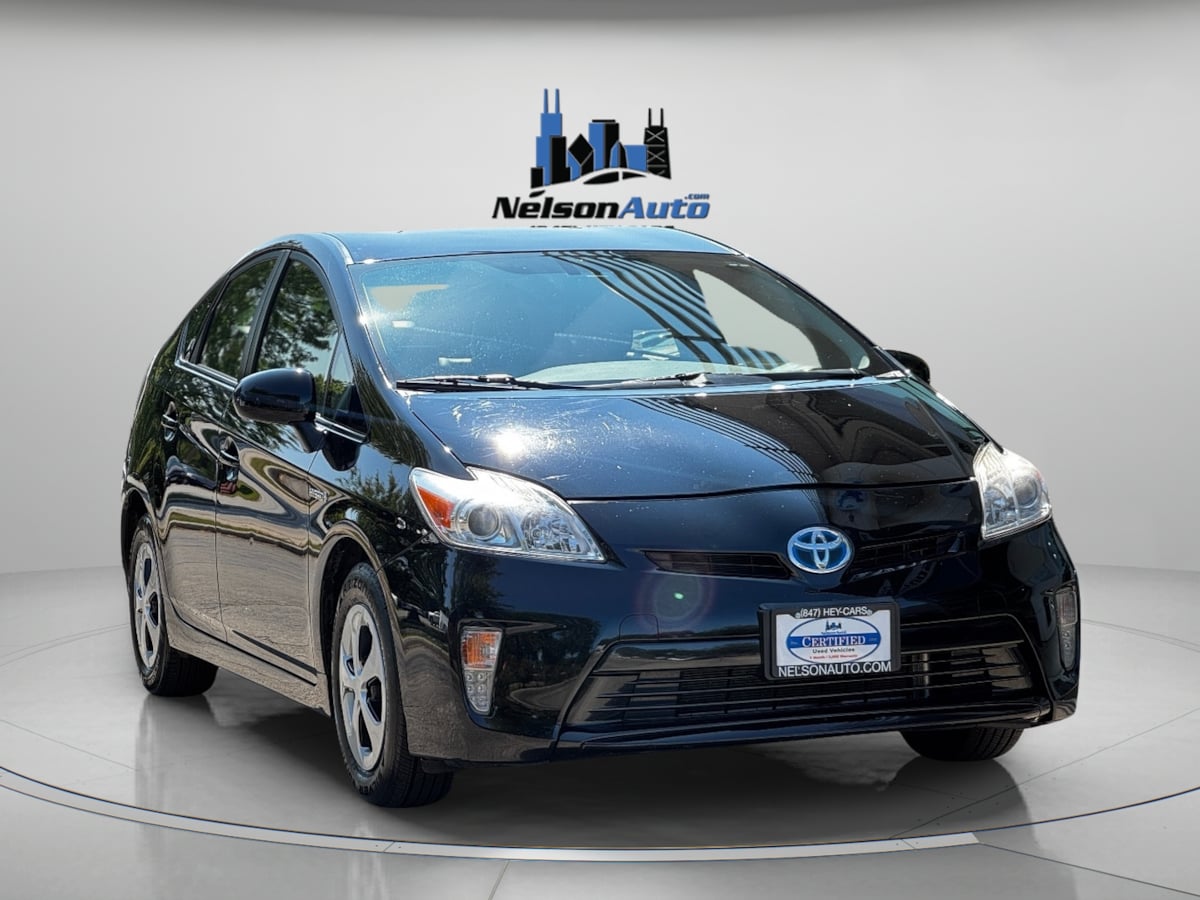 2013 Toyota Prius Four photo 2