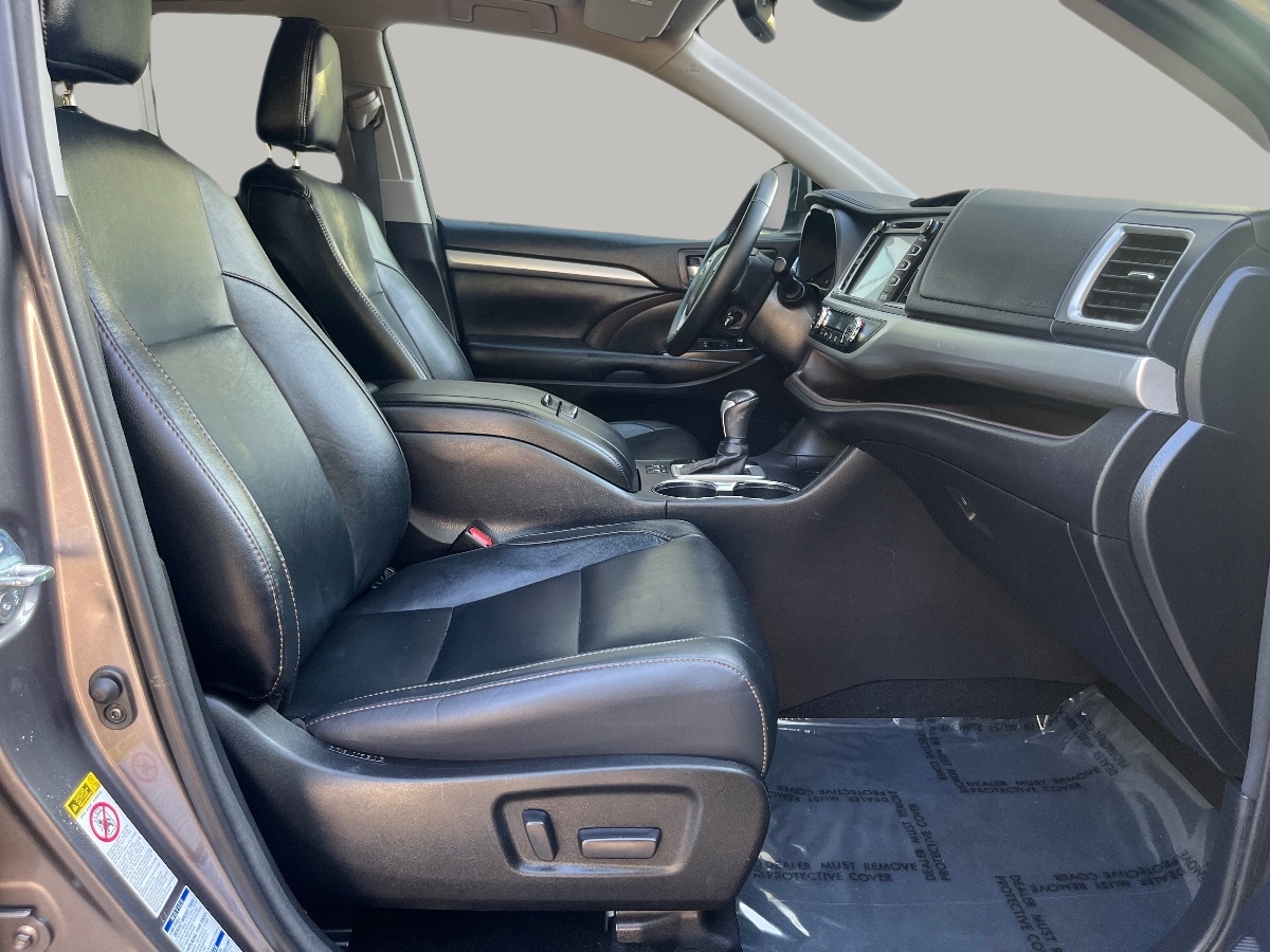 2018 Toyota Highlander XLE photo 16