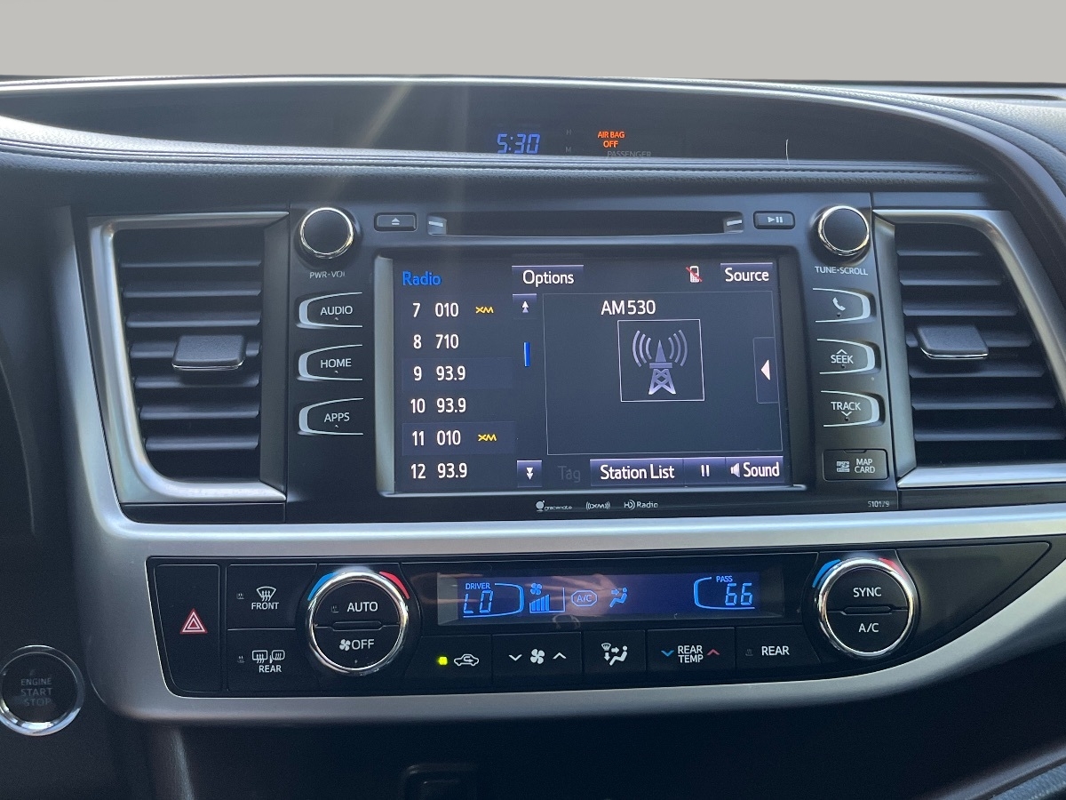2018 Toyota Highlander XLE photo 23