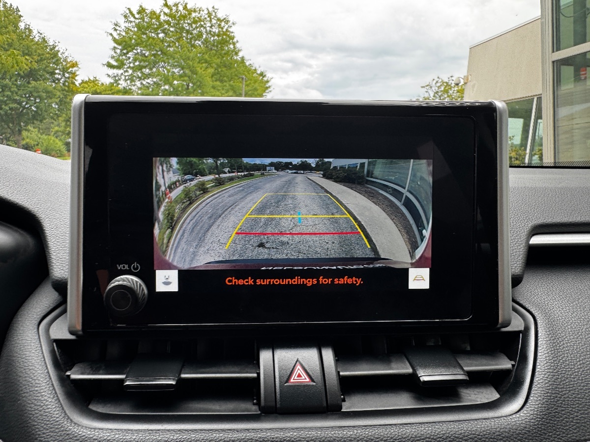 2024 Toyota RAV4 LE photo 25