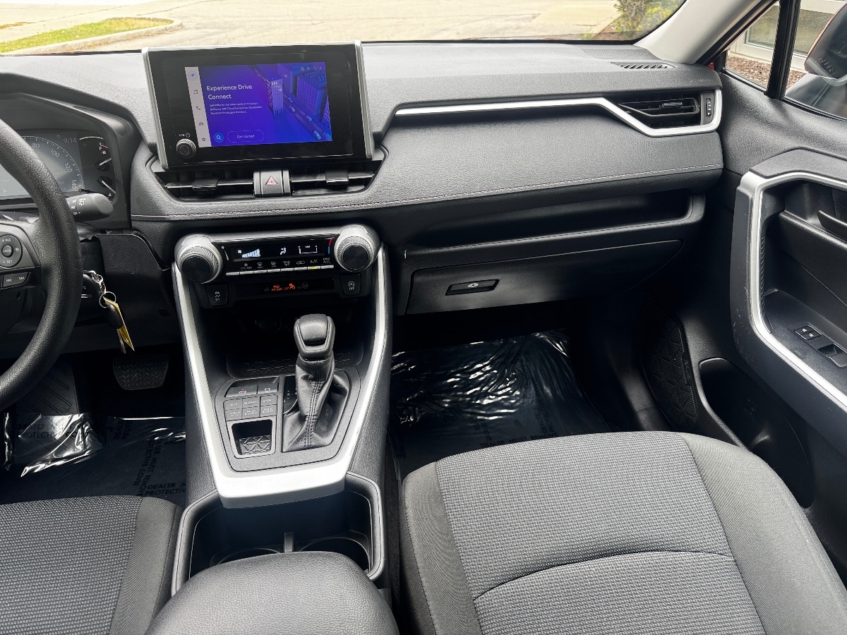 2024 Toyota RAV4 LE photo 19