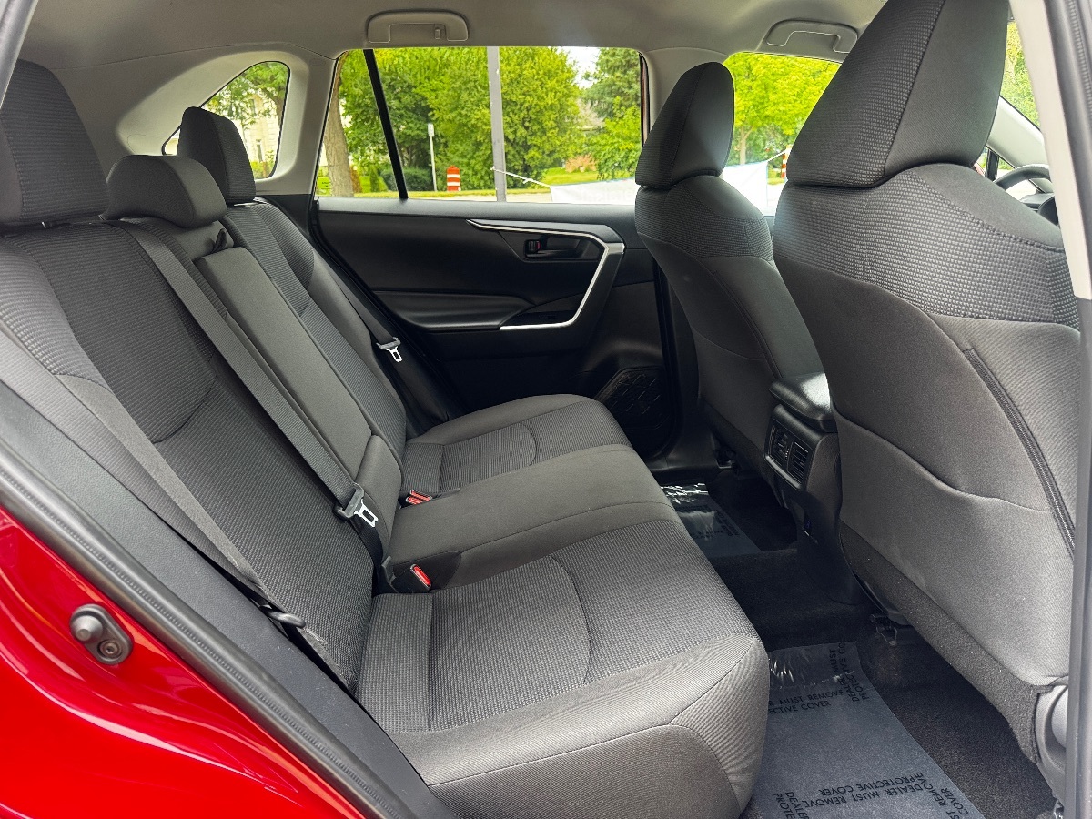 2024 Toyota RAV4 LE photo 16