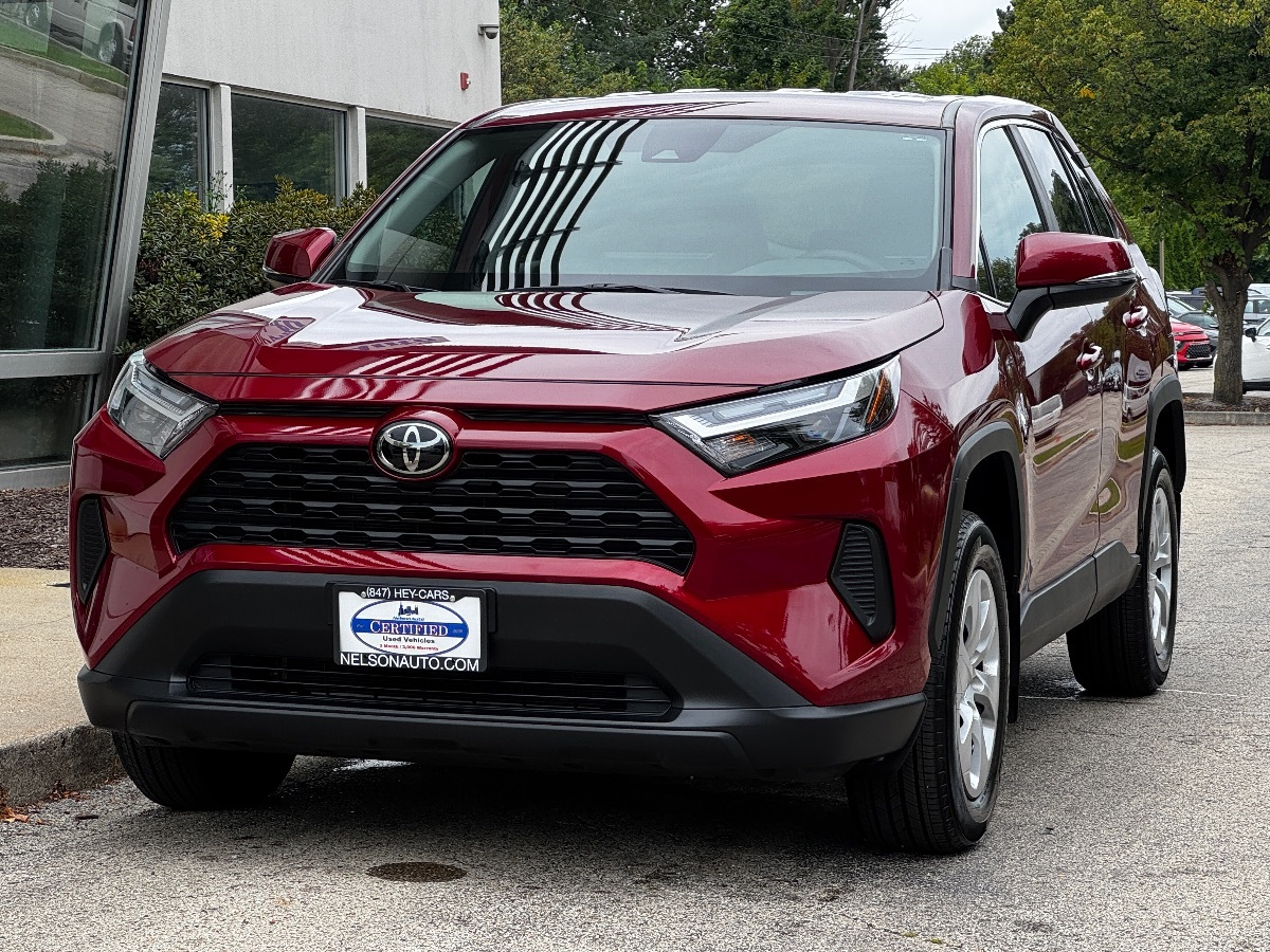 2024 Toyota RAV4 LE photo 6