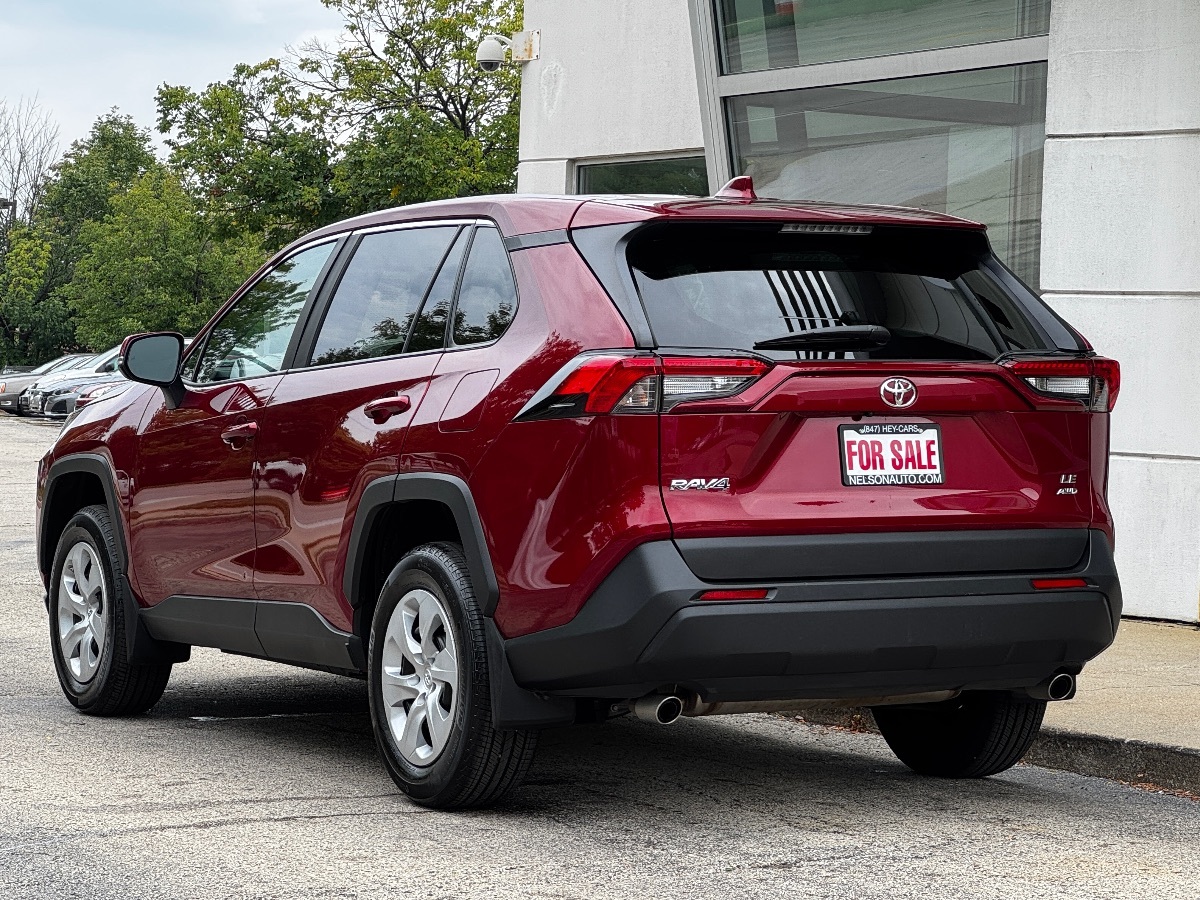 2024 Toyota RAV4 LE photo 9