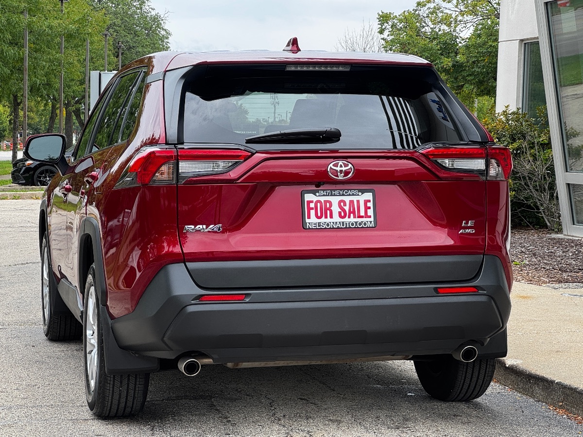 2024 Toyota RAV4 LE photo 10