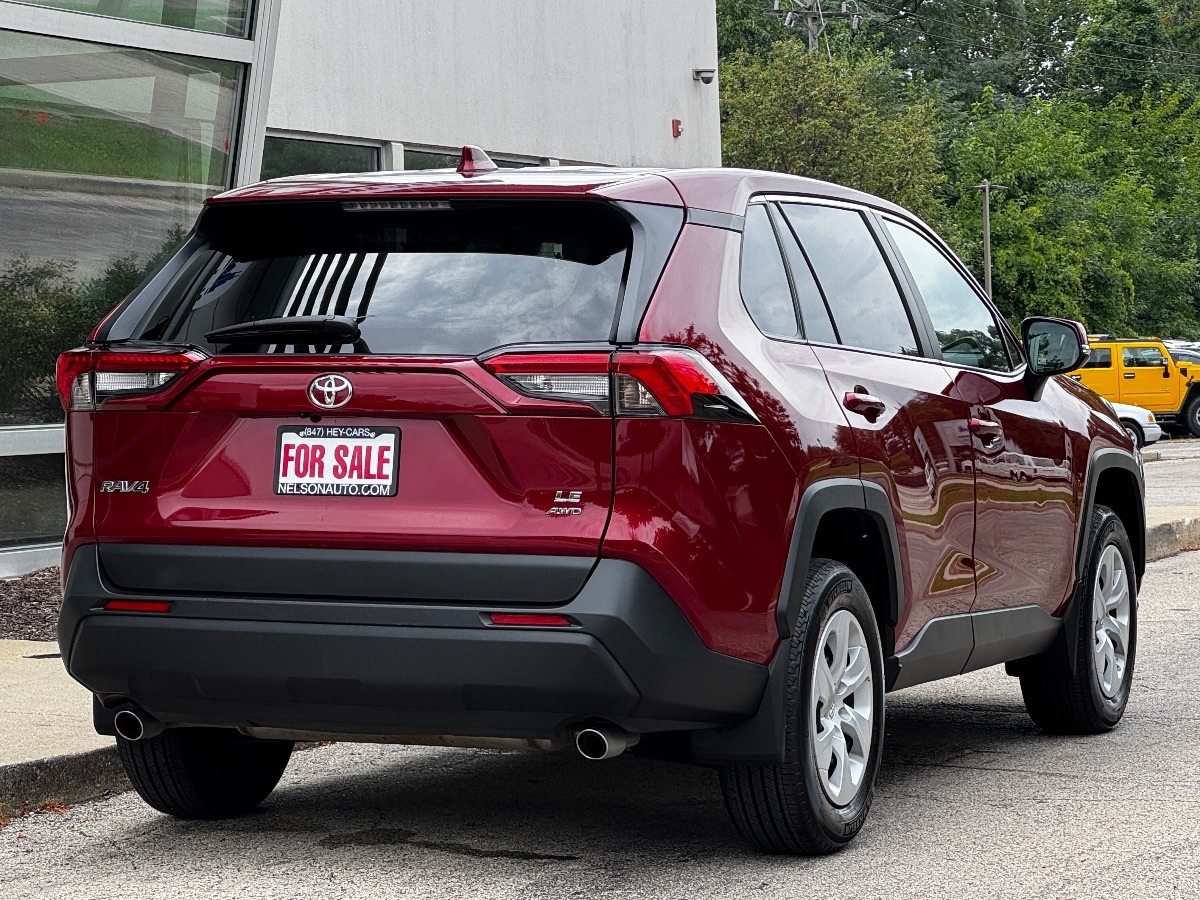 2024 Toyota RAV4 LE photo 2
