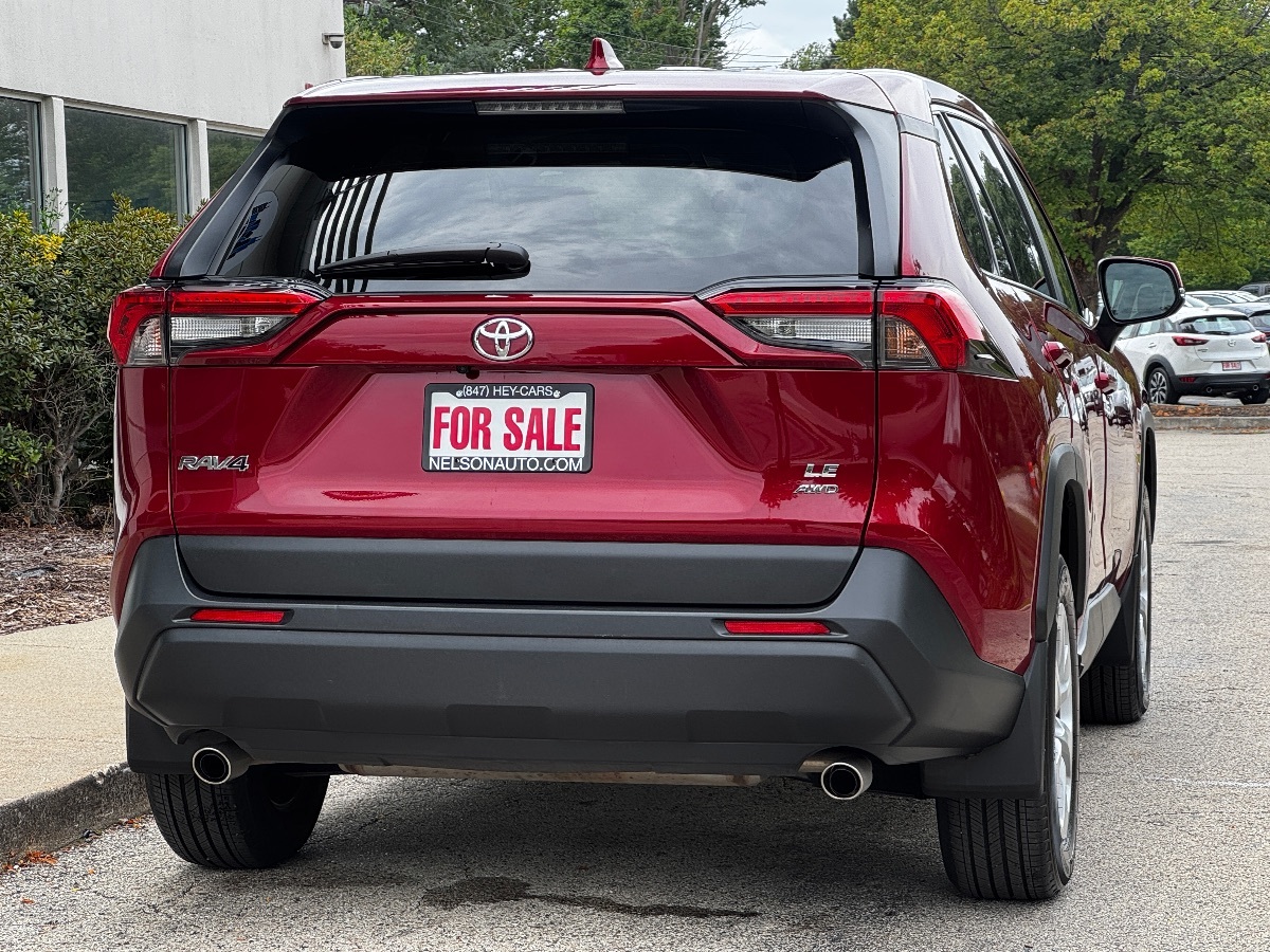 2024 Toyota RAV4 LE photo 3