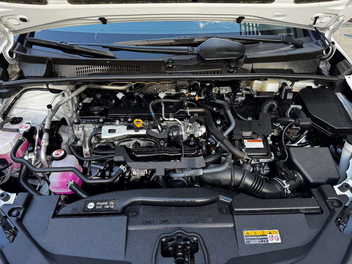 2024 Toyota Prius XLE photo 12