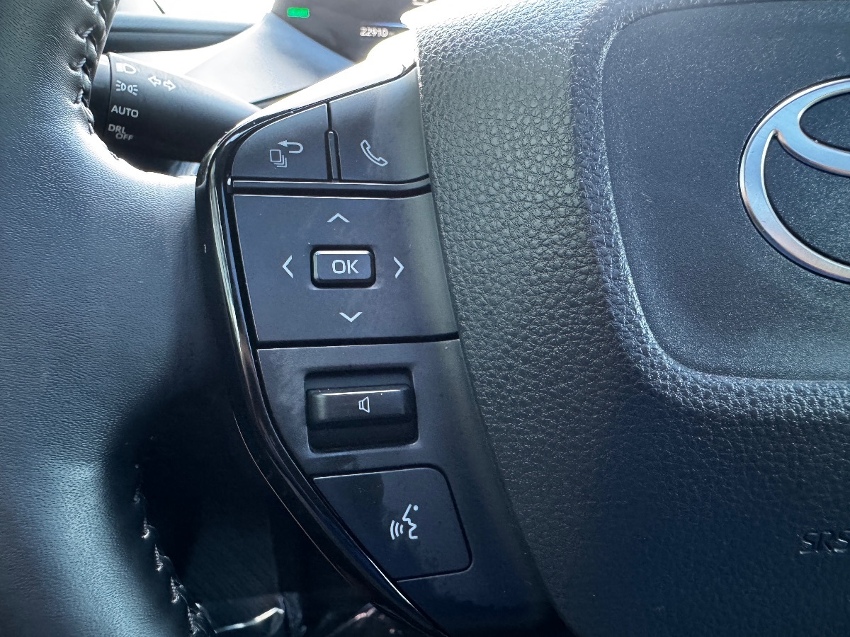 2024 Toyota Prius XLE photo 22
