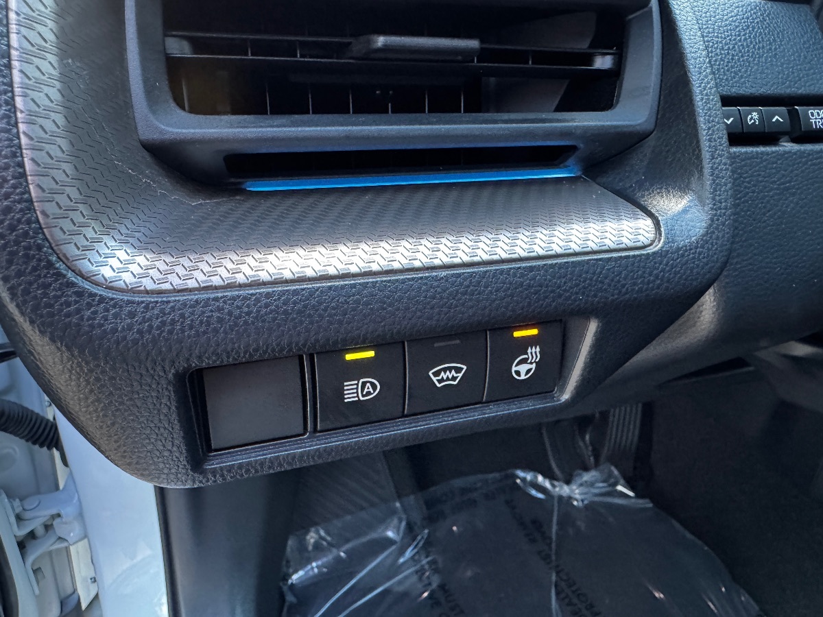 2024 Toyota Prius XLE photo 28