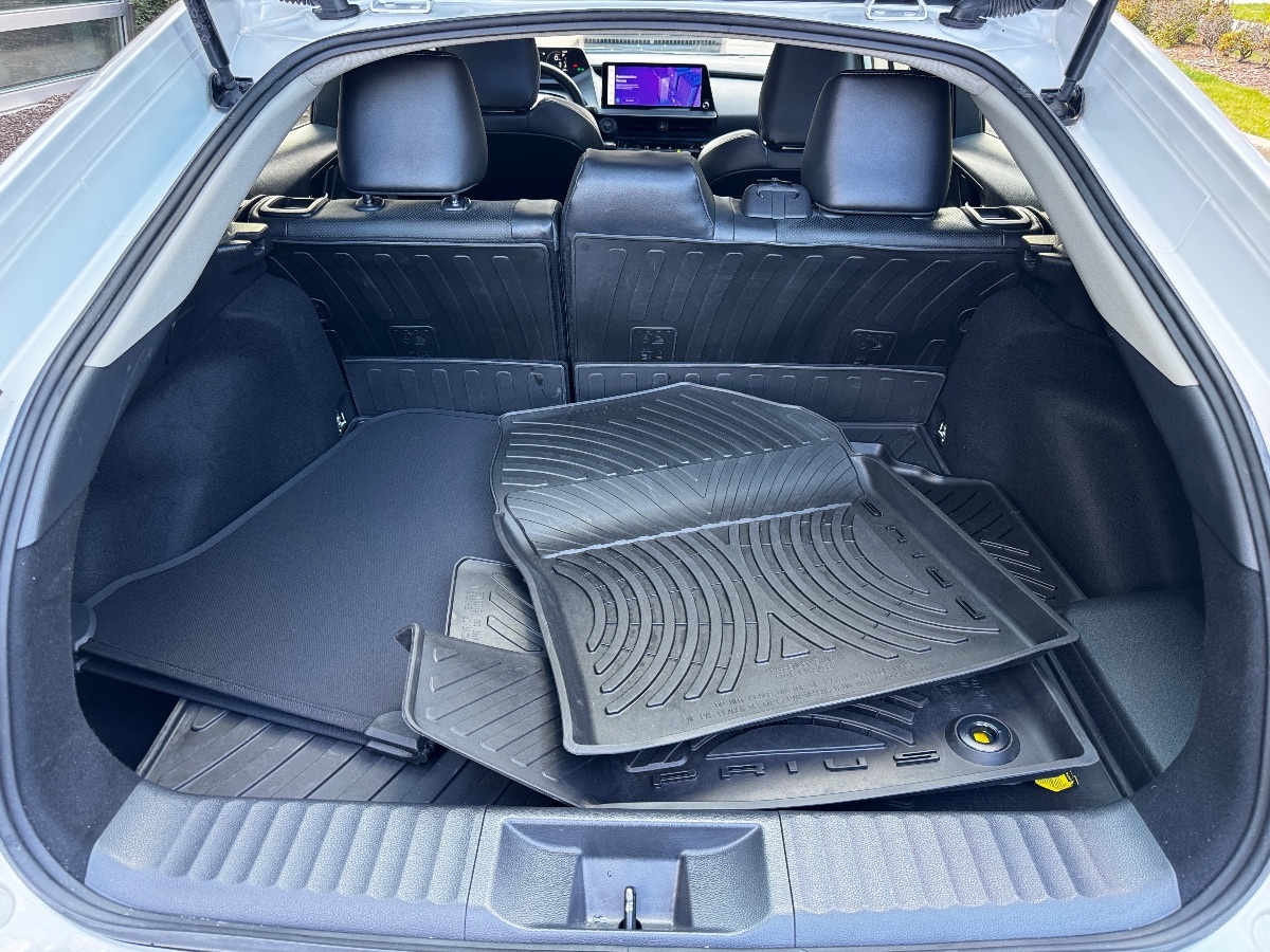 2024 Toyota Prius XLE photo 13