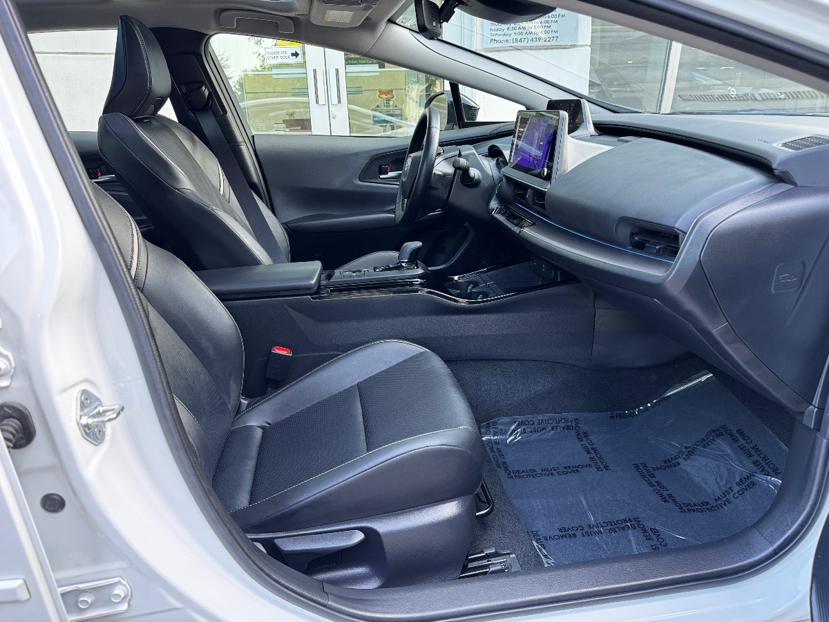 2024 Toyota Prius XLE photo 18