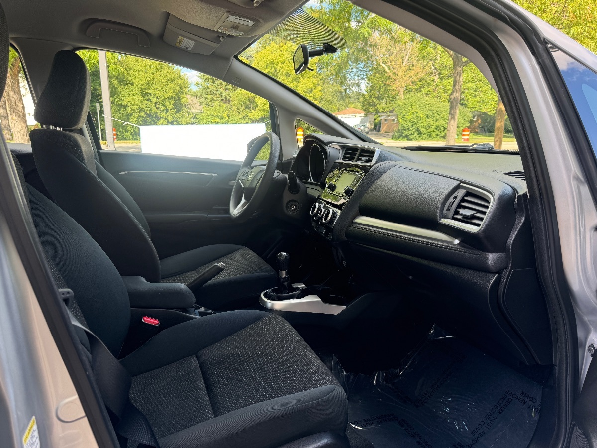 2015 Honda Fit LX photo 19