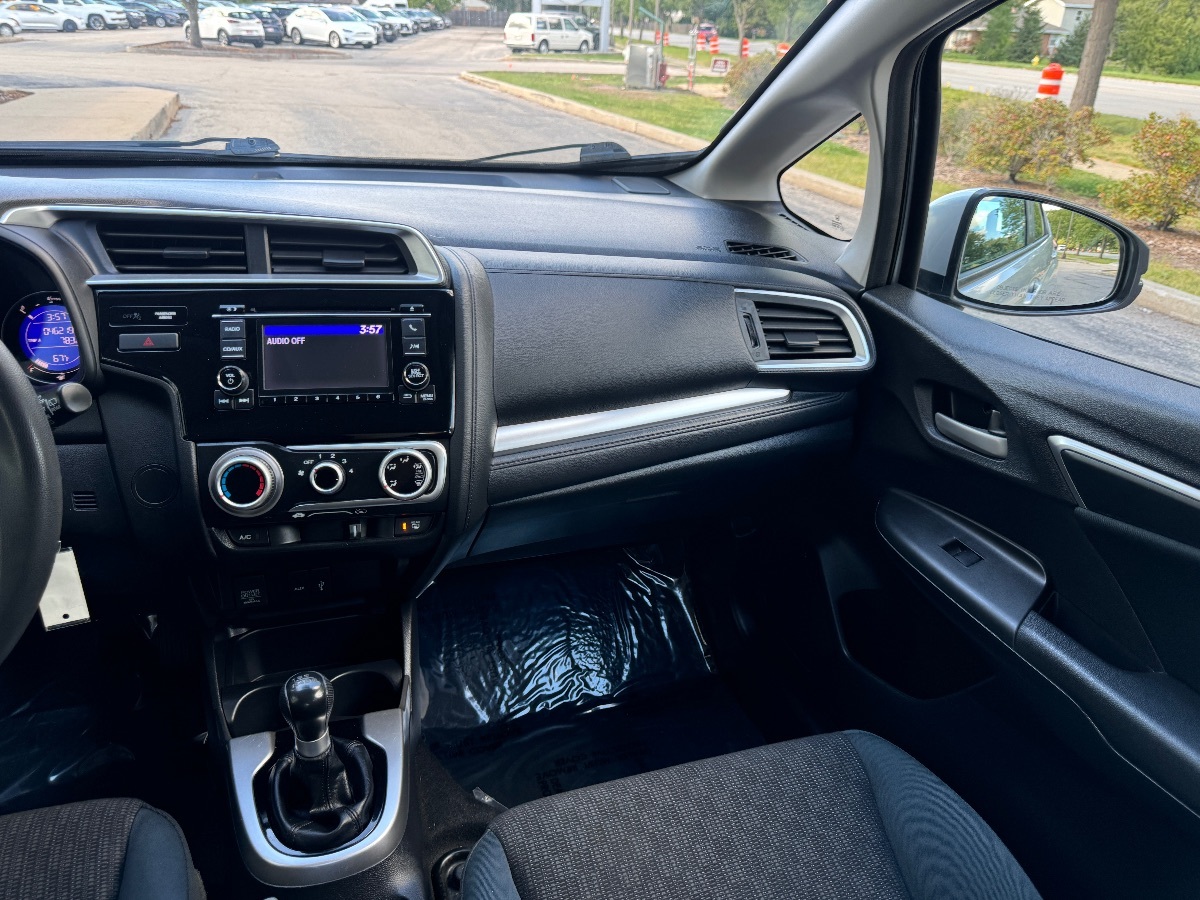 2015 Honda Fit LX photo 21