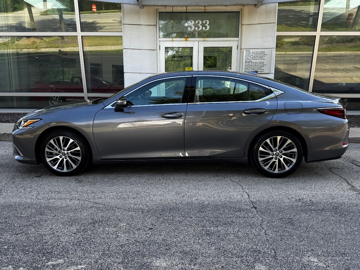 2019 Lexus ES 350 photo 10