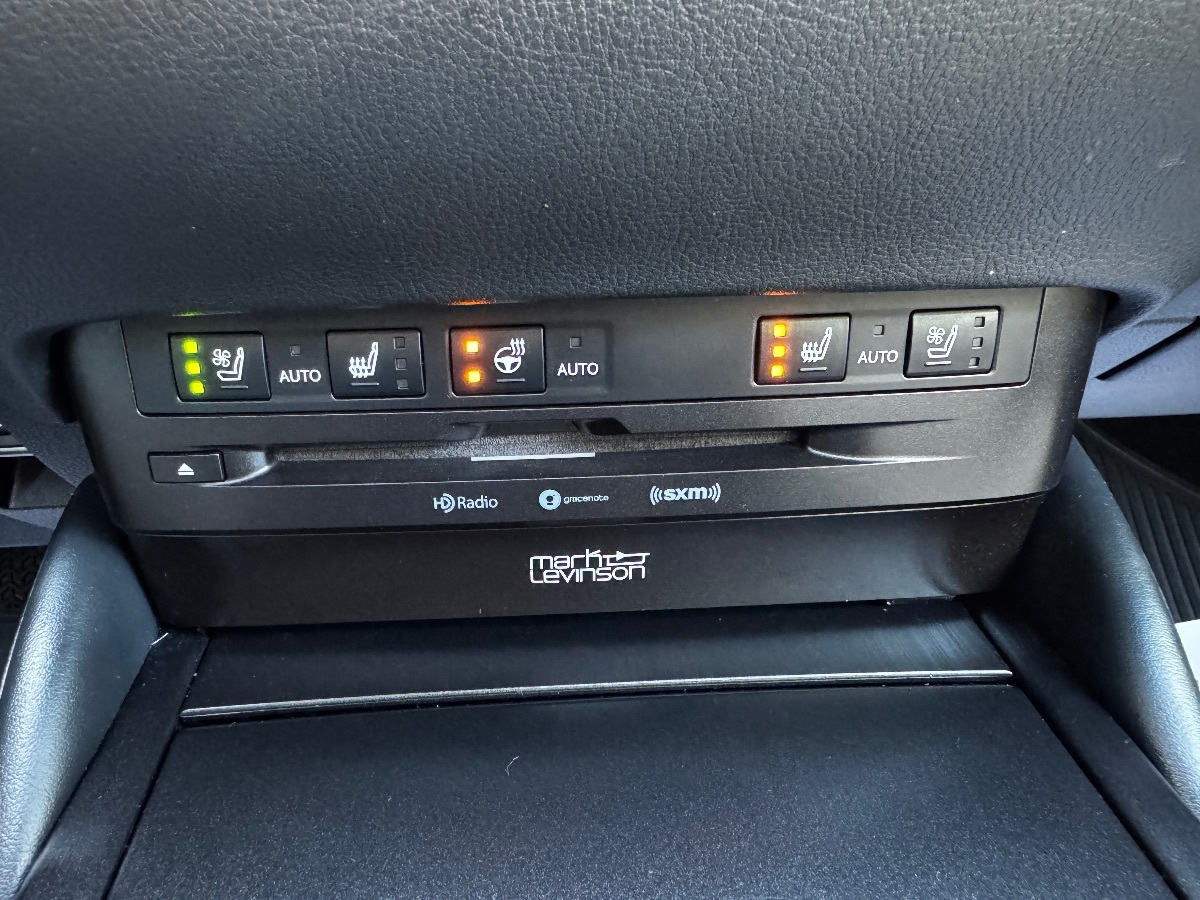 2019 Lexus ES 350 photo 28