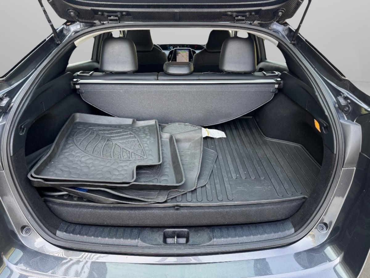 2020 Toyota Prius Prime Limited photo 7