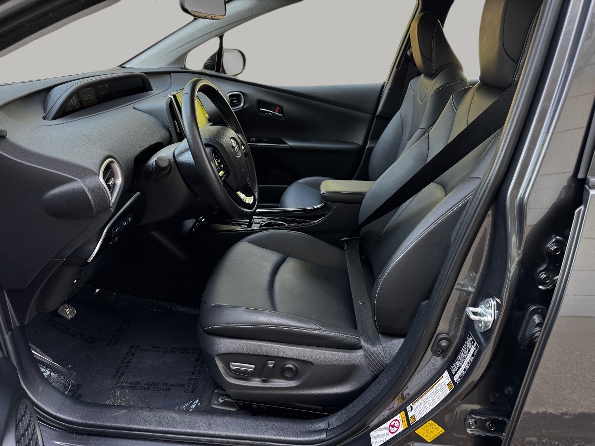 2020 Toyota Prius Prime Limited photo 9