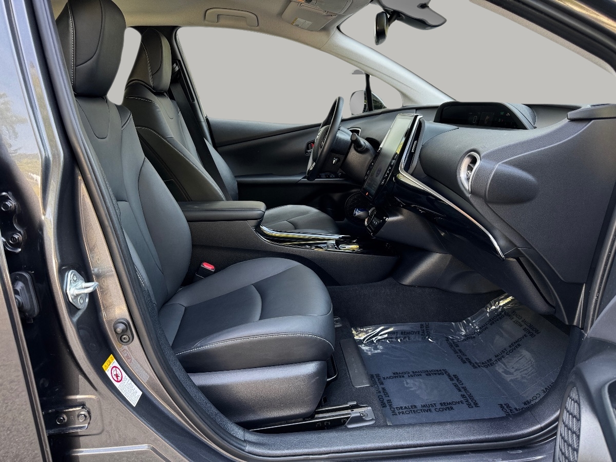 2020 Toyota Prius Prime Limited photo 12