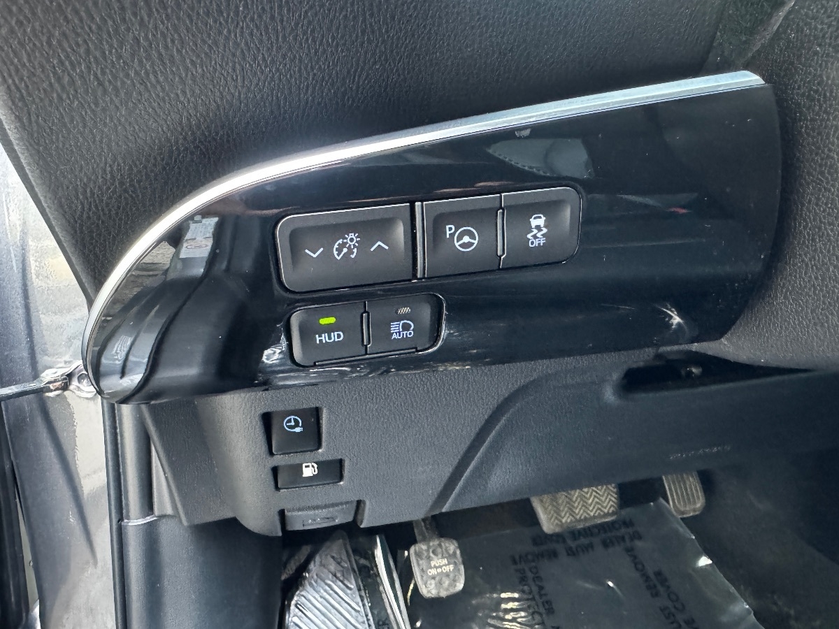 2020 Toyota Prius Prime Limited photo 22