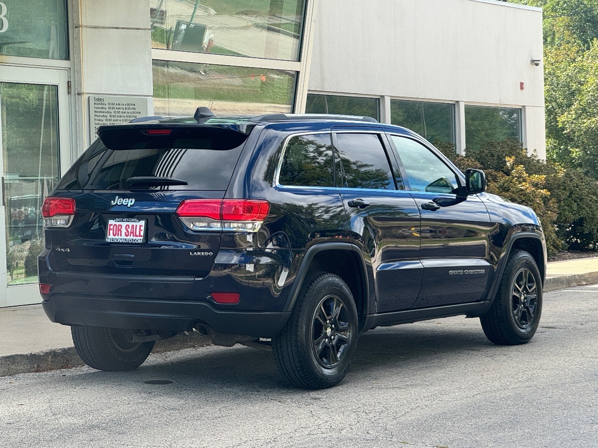 2017 Jeep Grand Cherokee Laredo photo 4