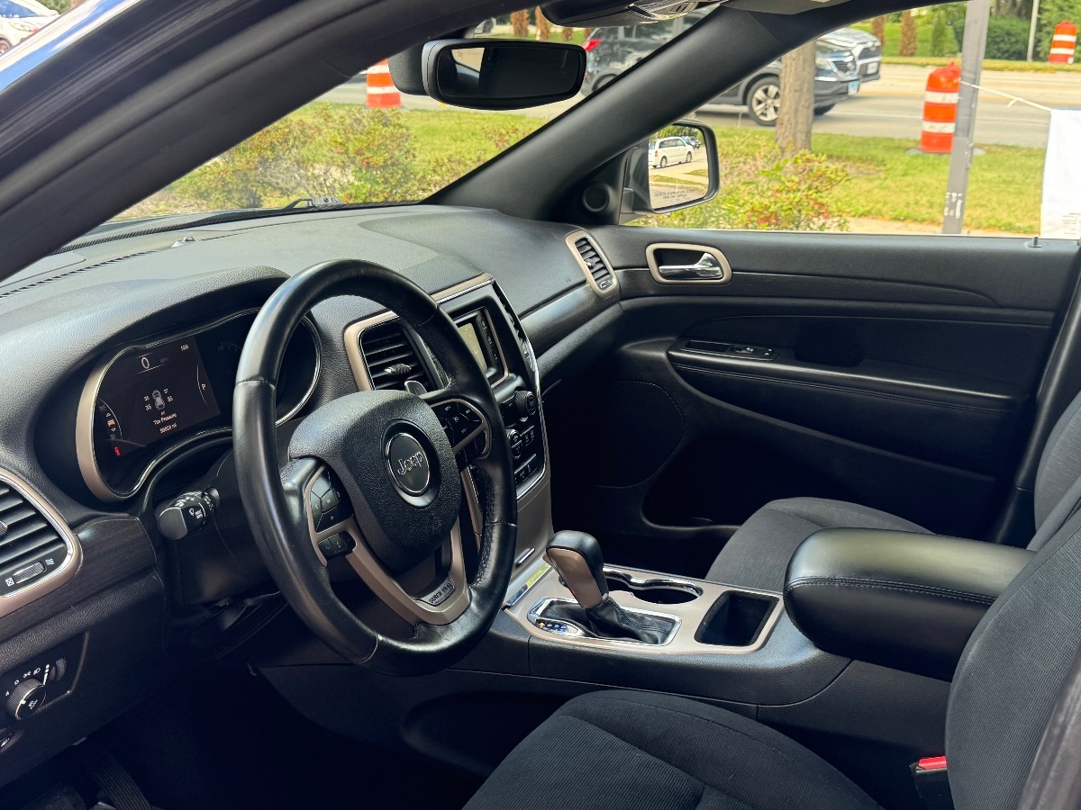 2017 Jeep Grand Cherokee Laredo photo 14