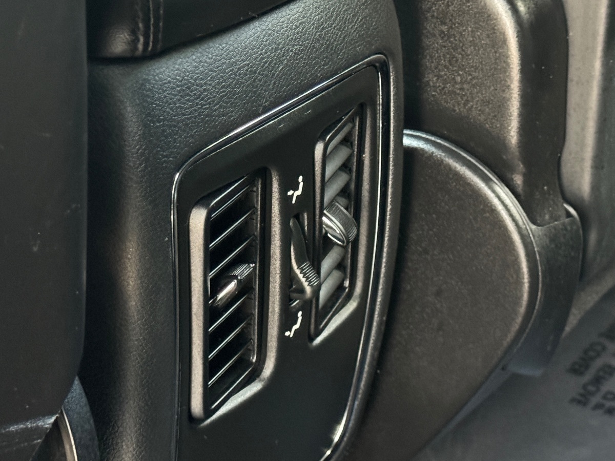 2017 Jeep Grand Cherokee Laredo photo 27
