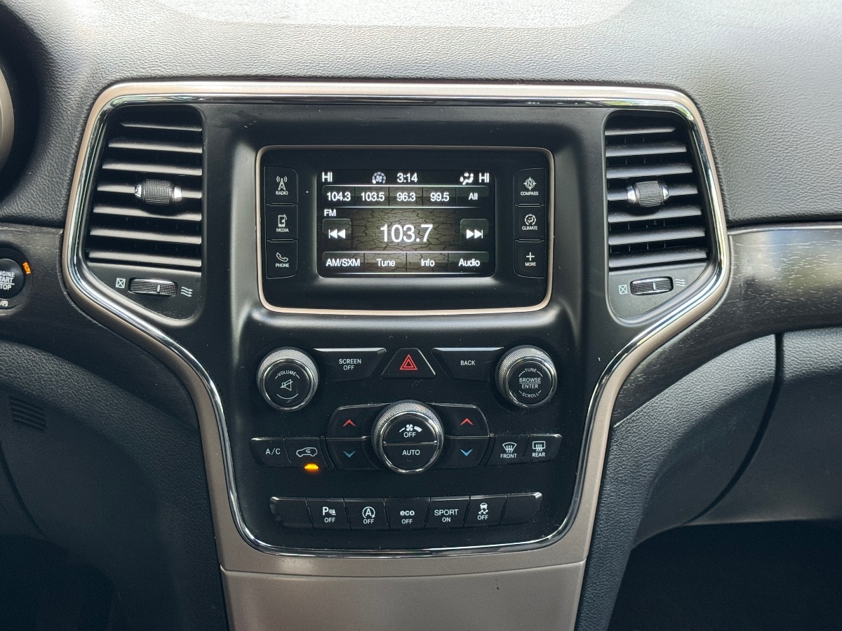 2017 Jeep Grand Cherokee Laredo photo 26