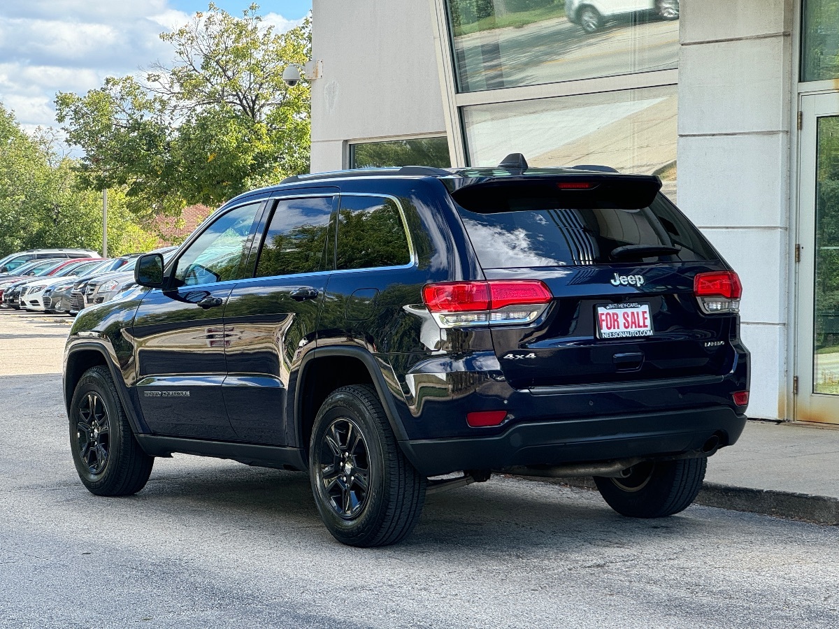 2017 Jeep Grand Cherokee Laredo photo 11