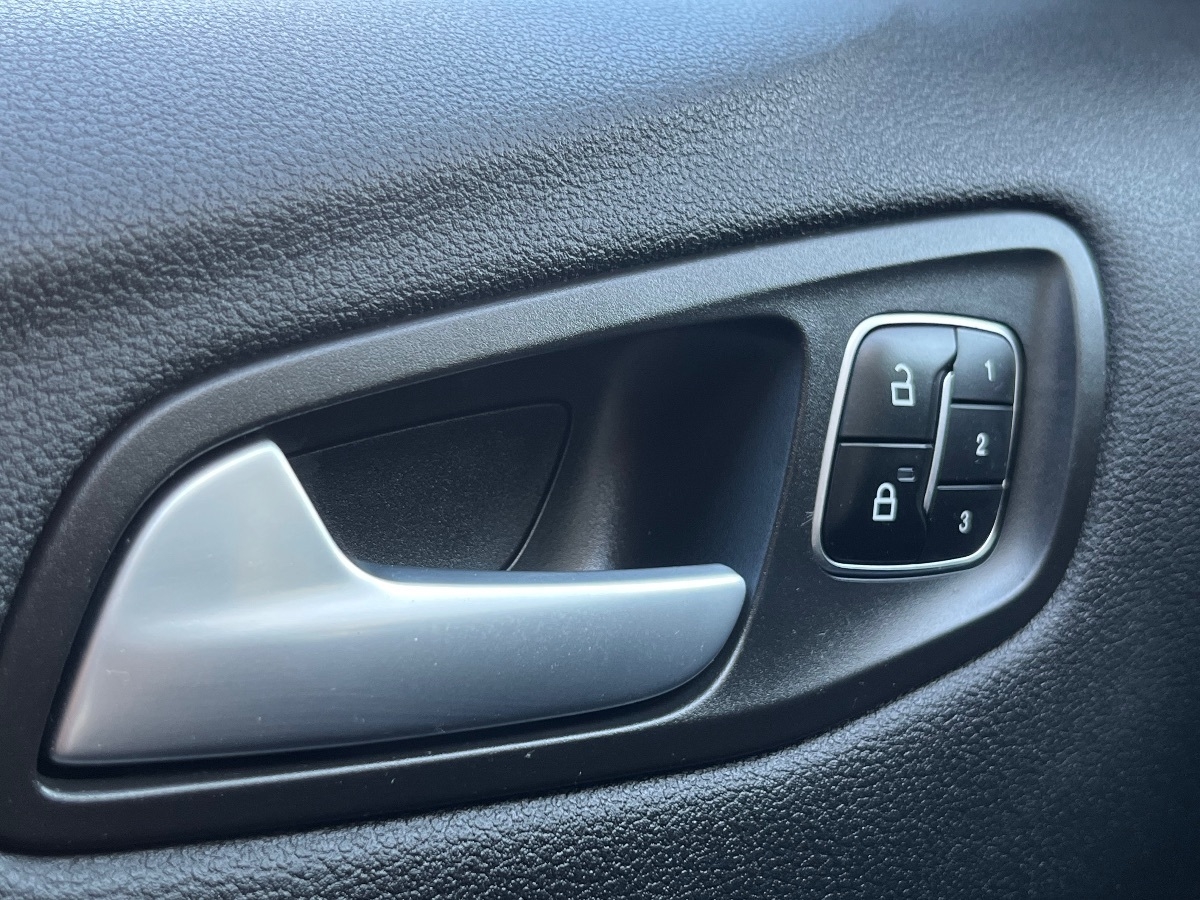 2017 Ford Escape Titanium photo 31