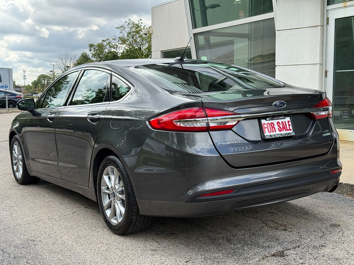 2017 Ford Fusion SE photo 9
