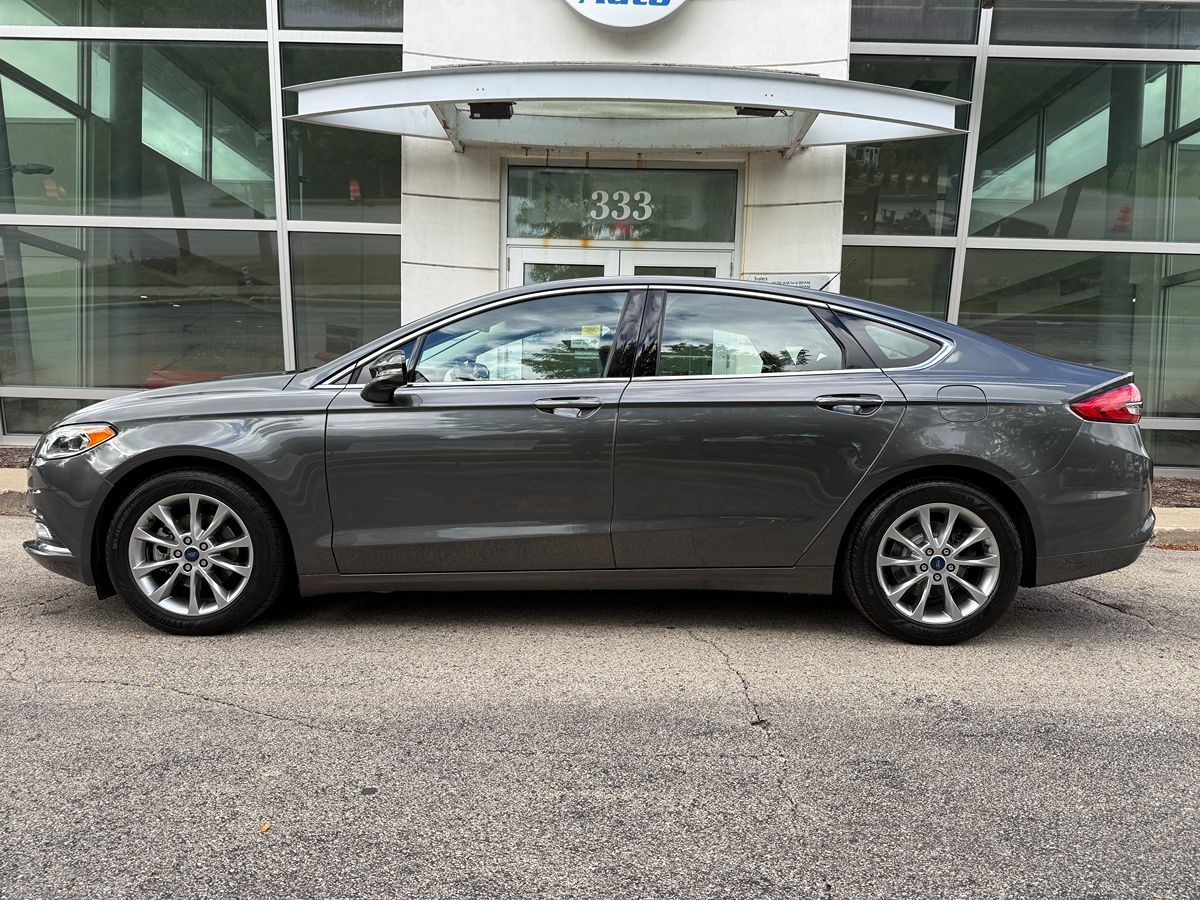 2017 Ford Fusion SE photo 8