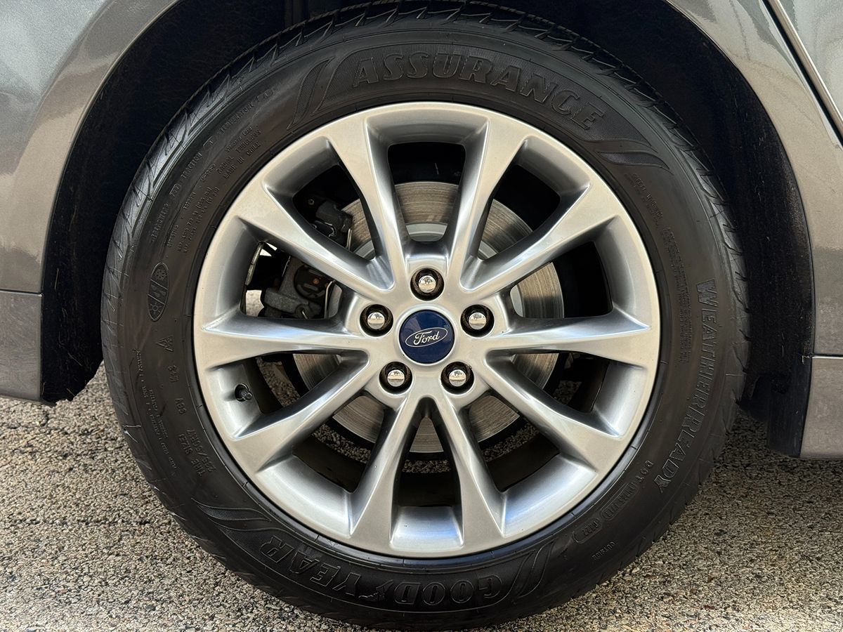 2017 Ford Fusion SE photo 27