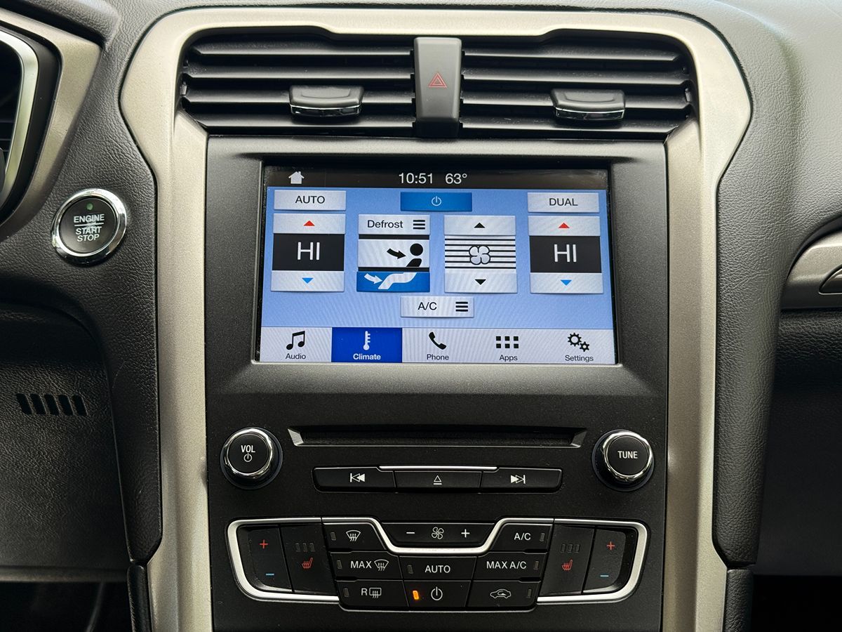 2017 Ford Fusion SE photo 23