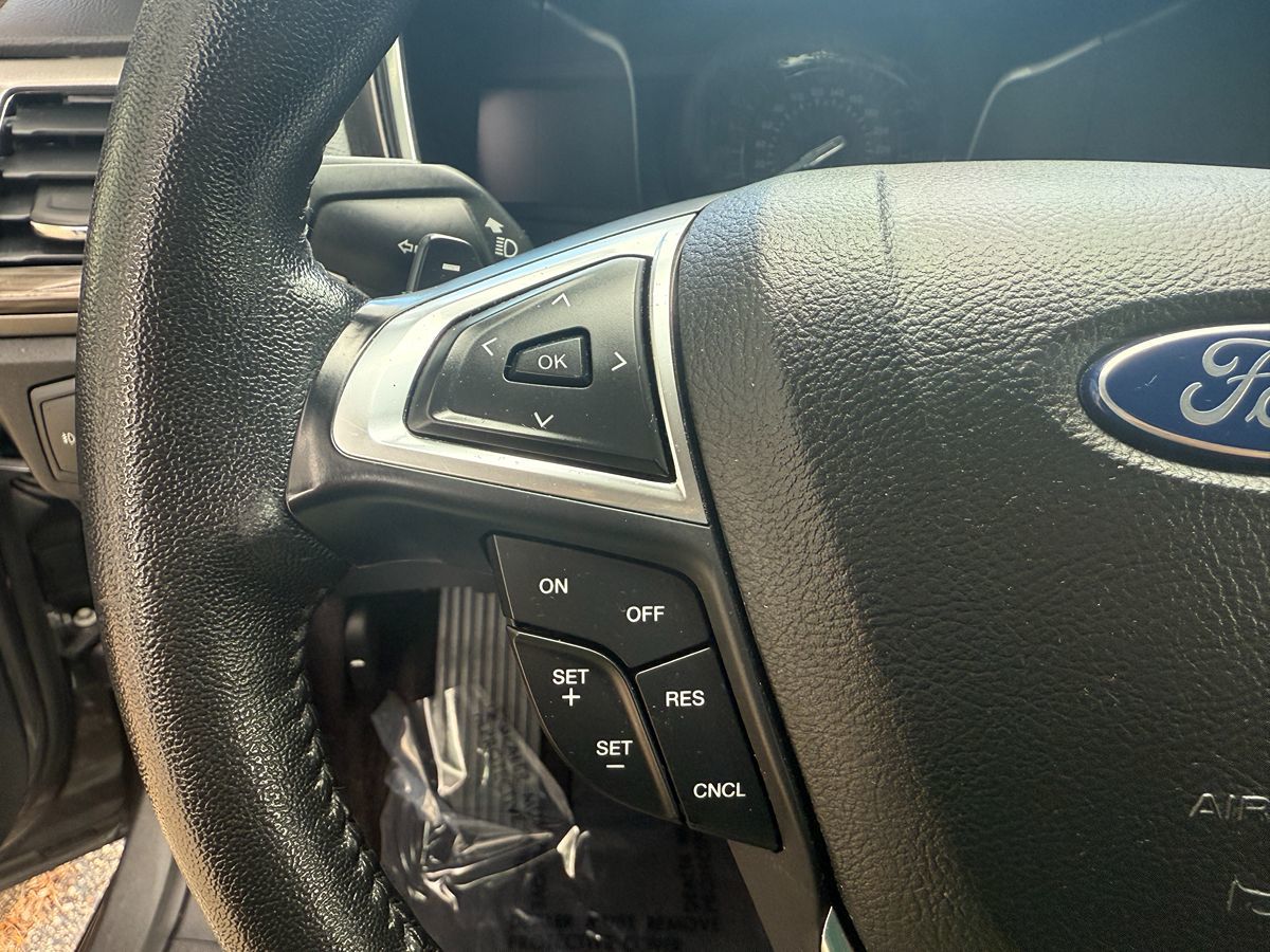 2017 Ford Fusion SE photo 20