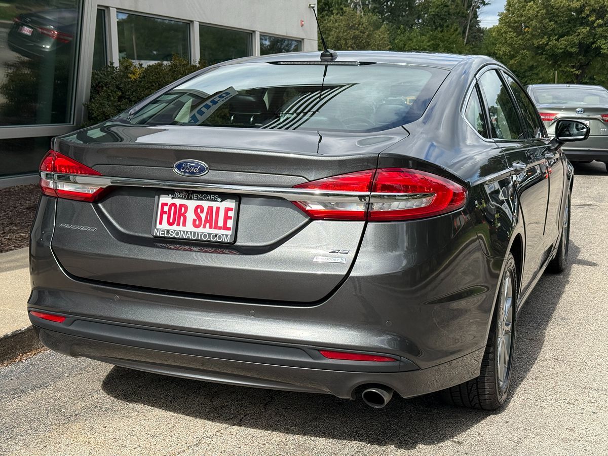 2017 Ford Fusion SE photo 3
